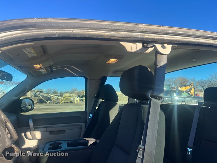 image for item DR7380 2013 Chevrolet Silverado 1500  Ext. Cab pickup truck