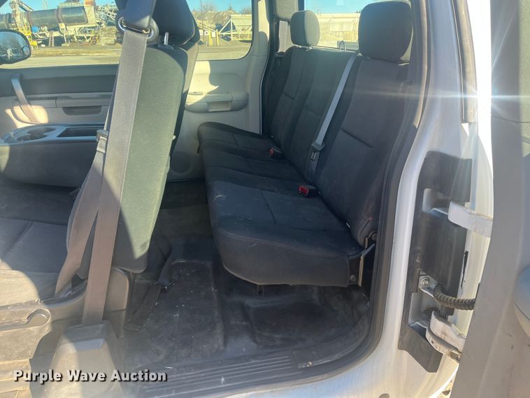 image for item DR7380 2013 Chevrolet Silverado 1500  Ext. Cab pickup truck