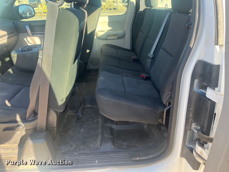 image for item DR7380 2013 Chevrolet Silverado 1500  Ext. Cab pickup truck