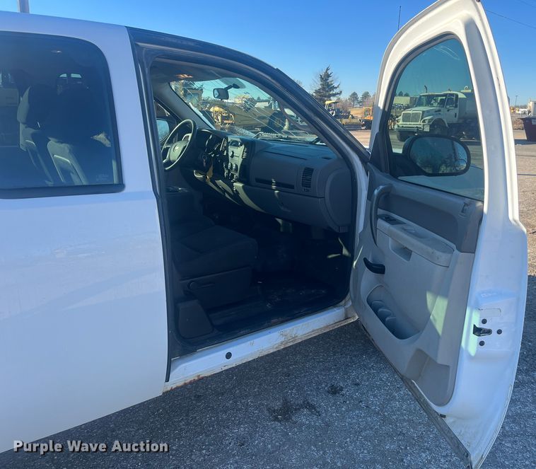 image for item DR7380 2013 Chevrolet Silverado 1500  Ext. Cab pickup truck
