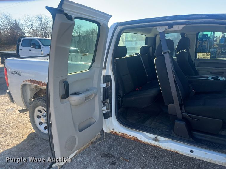 image for item DR7380 2013 Chevrolet Silverado 1500  Ext. Cab pickup truck