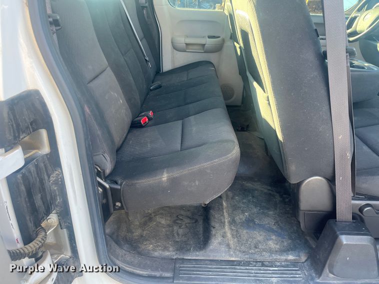 image for item DR7380 2013 Chevrolet Silverado 1500  Ext. Cab pickup truck