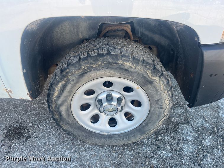 image for item DR7380 2013 Chevrolet Silverado 1500  Ext. Cab pickup truck