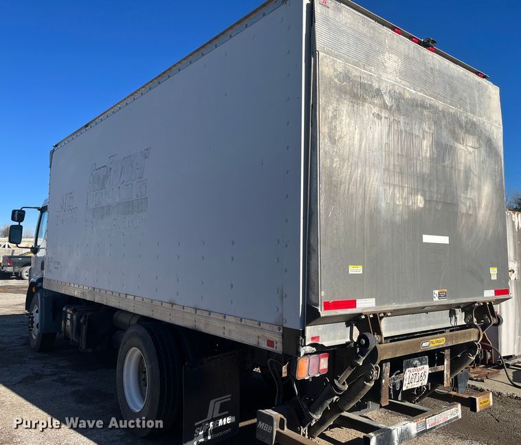 image for item DR7381 2013 Kenworth K370  box truck