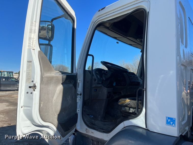 image for item DR7381 2013 Kenworth K370  box truck