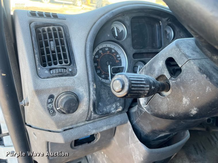 image for item DR7381 2013 Kenworth K370  box truck