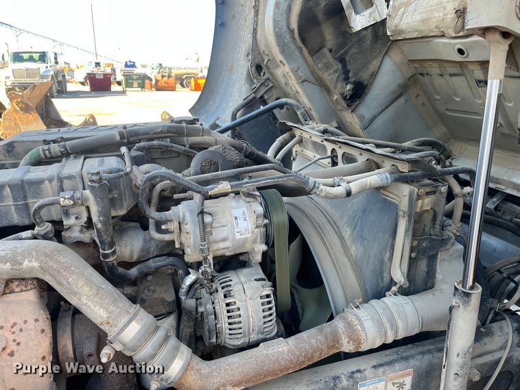 image for item DR7381 2013 Kenworth K370  box truck