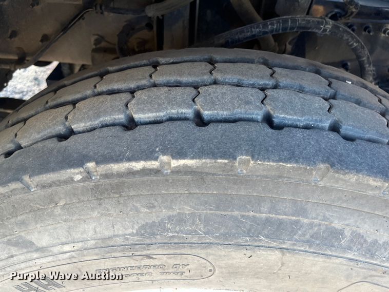 image for item DR7381 2013 Kenworth K370  box truck