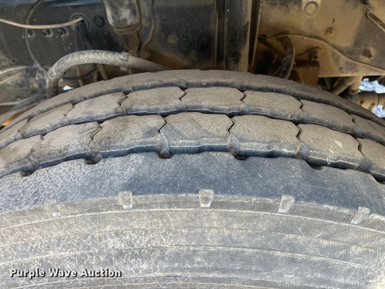 image for item DR7381 2013 Kenworth K370  box truck