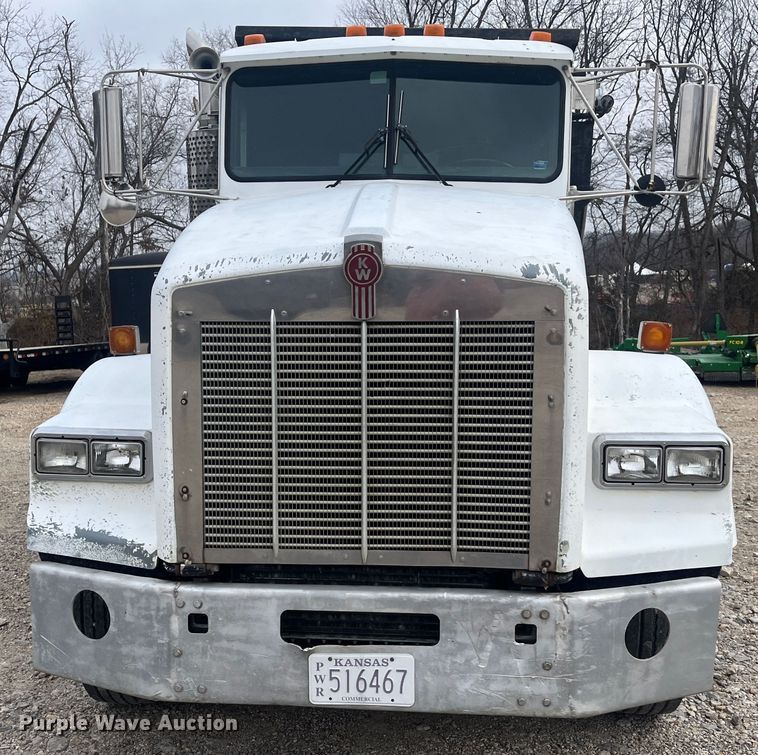 image for item DR7409 1990 Kenworth T800  dump truck