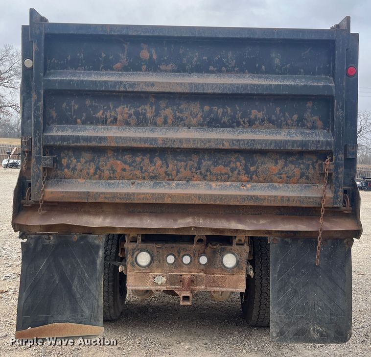 image for item DR7409 1990 Kenworth T800  dump truck