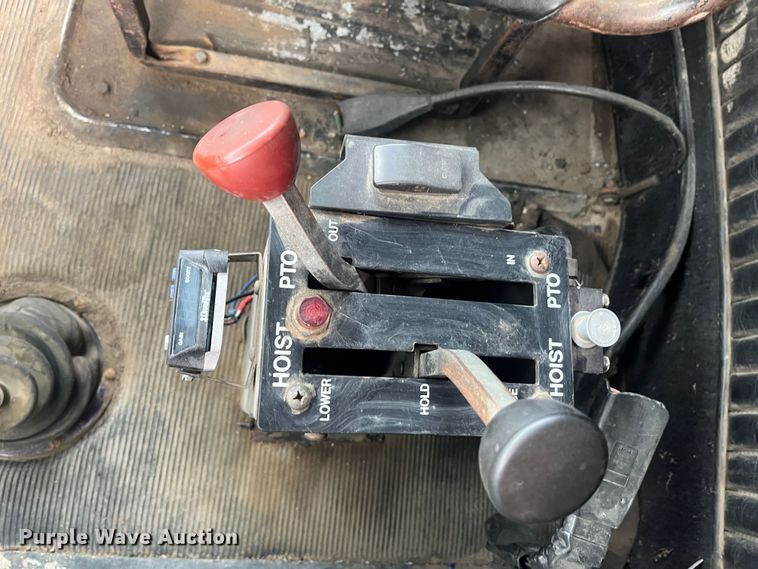 image for item DR7409 1990 Kenworth T800  dump truck