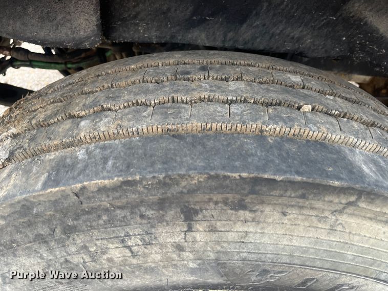 image for item DR7409 1990 Kenworth T800  dump truck