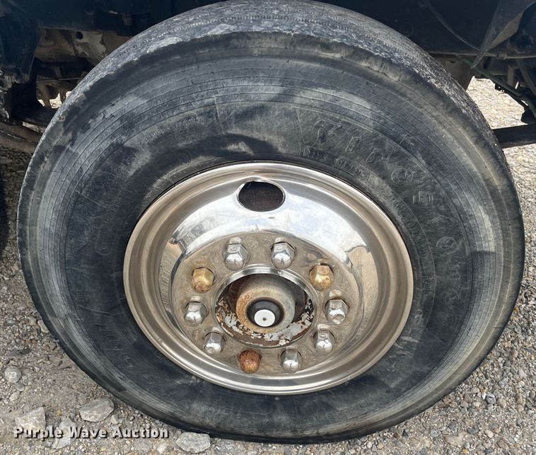 image for item DR7409 1990 Kenworth T800  dump truck