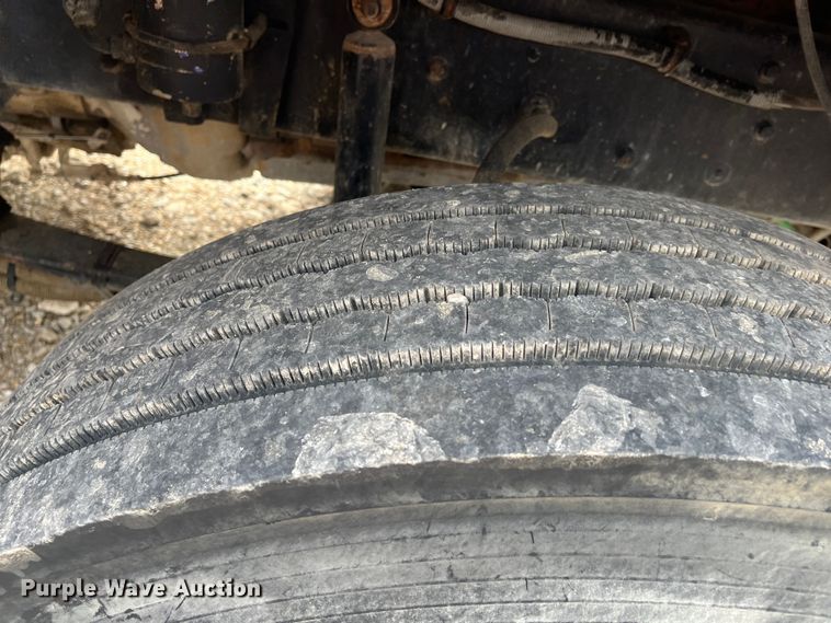 image for item DR7409 1990 Kenworth T800  dump truck