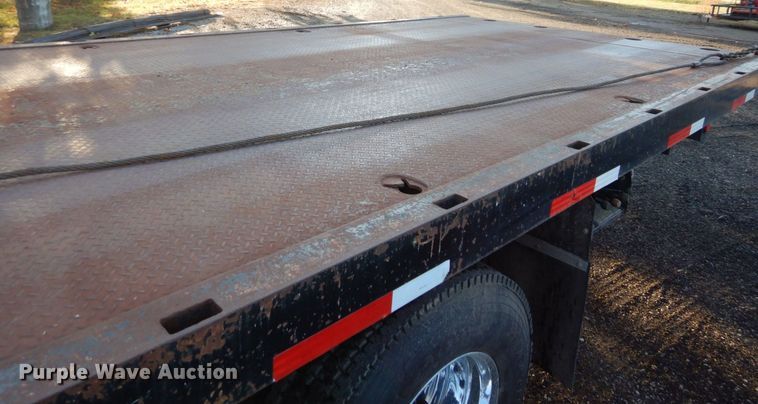 image for item DS1469 2012 Peterbilt 348  rollback truck