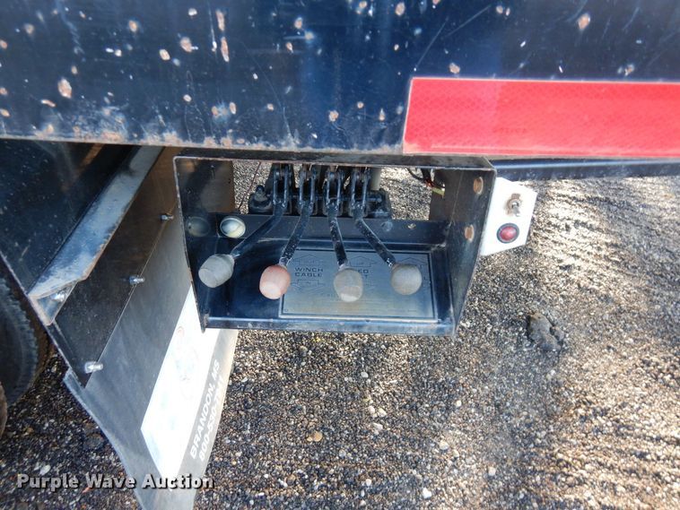 image for item DS1469 2012 Peterbilt 348  rollback truck