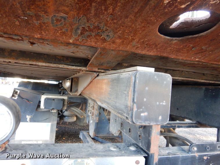 image for item DS1469 2012 Peterbilt 348  rollback truck