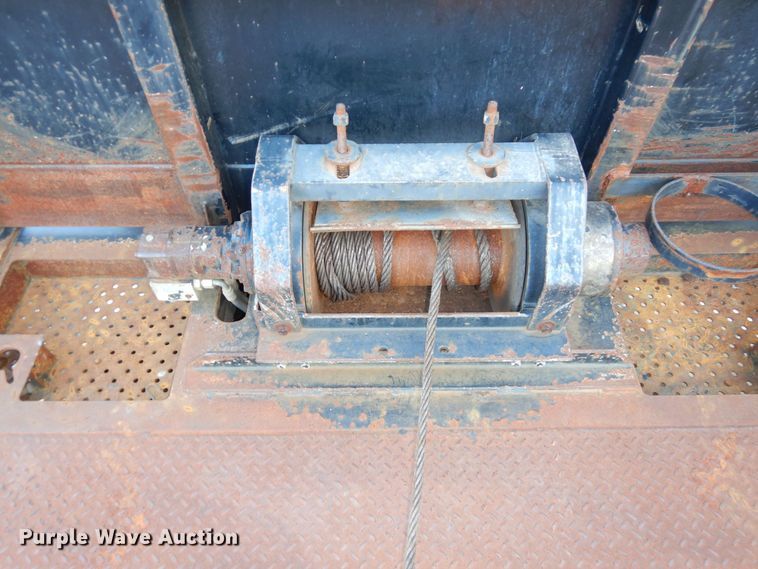 image for item DS1469 2012 Peterbilt 348  rollback truck