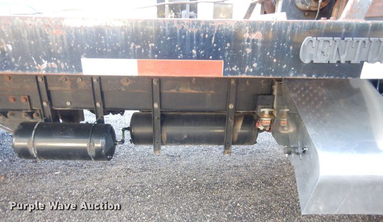 image for item DS1469 2012 Peterbilt 348  rollback truck