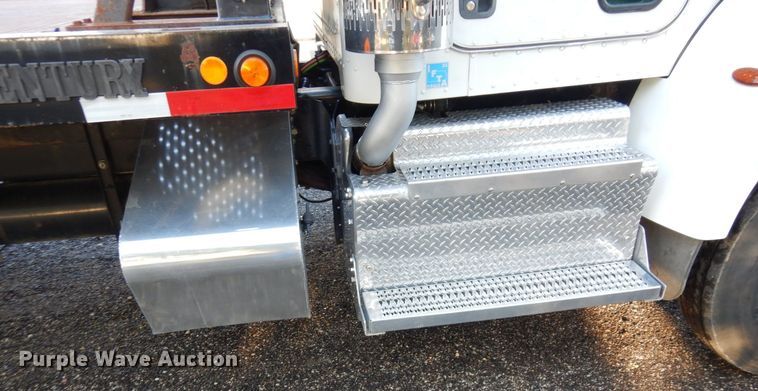 image for item DS1469 2012 Peterbilt 348  rollback truck