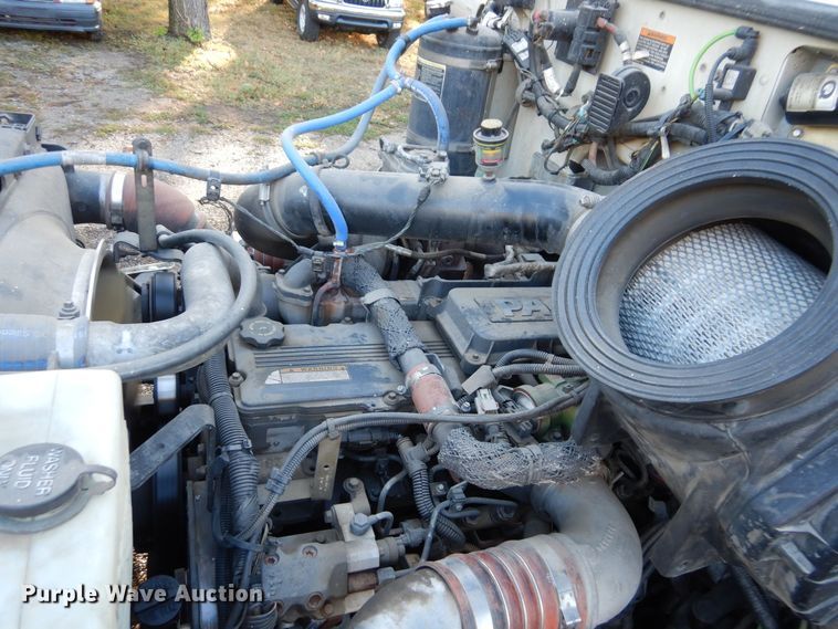 image for item DS1469 2012 Peterbilt 348  rollback truck