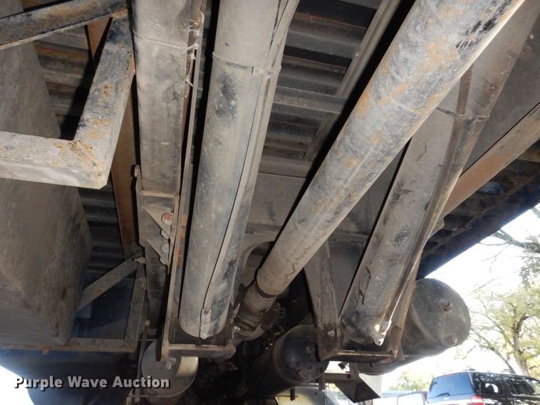 image for item DS1469 2012 Peterbilt 348  rollback truck