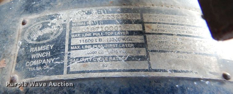 image for item DS1469 2012 Peterbilt 348  rollback truck