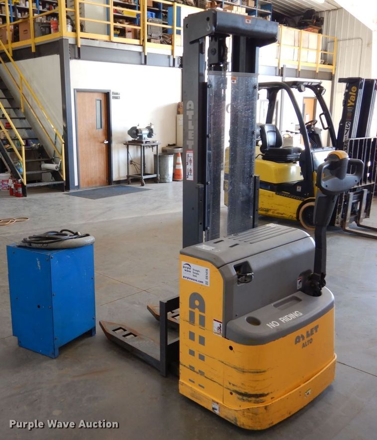 image for item DS1476 2010 Atlet PSH160ST320  forklift