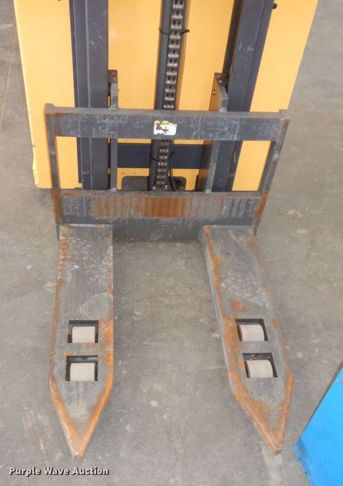 image for item DS1476 2010 Atlet PSH160ST320  forklift