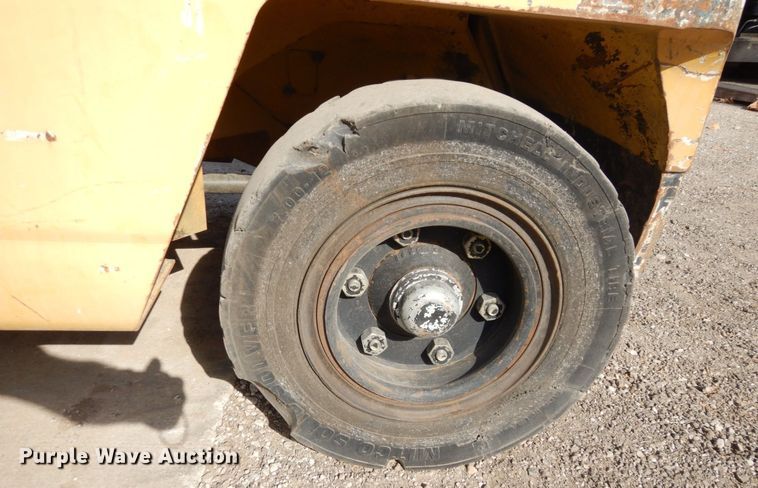 2000 Caterpillar DP50 forklift in Lawrence, KS | Item DS1521 sold ...