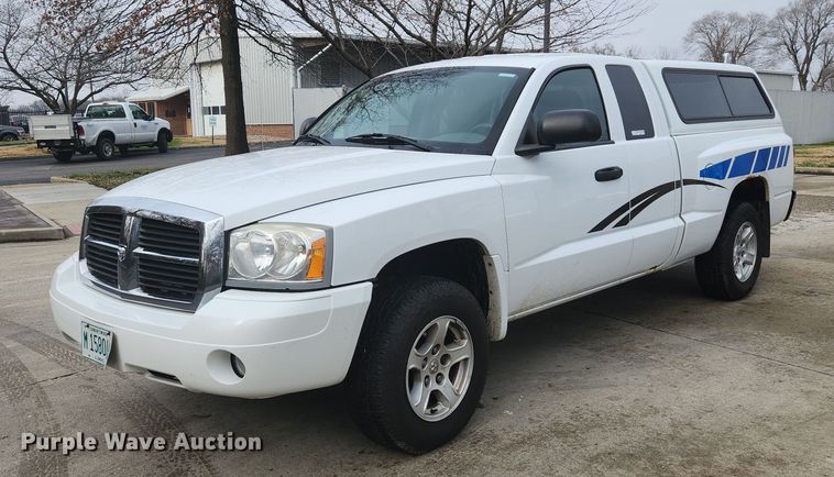 image for item EA9437 2006 Dodge Dakota SLT  Club Cab pickup truck