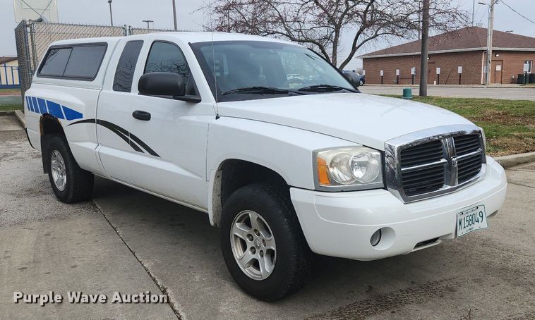 image for item EA9437 2006 Dodge Dakota SLT  Club Cab pickup truck