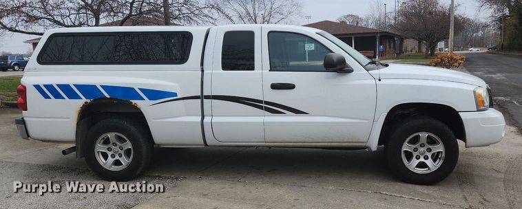 image for item EA9437 2006 Dodge Dakota SLT  Club Cab pickup truck