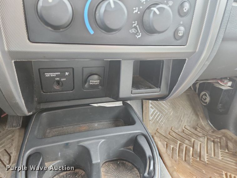 image for item EA9437 2006 Dodge Dakota SLT  Club Cab pickup truck