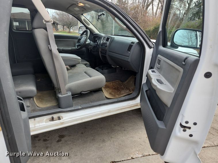 image for item EA9437 2006 Dodge Dakota SLT  Club Cab pickup truck