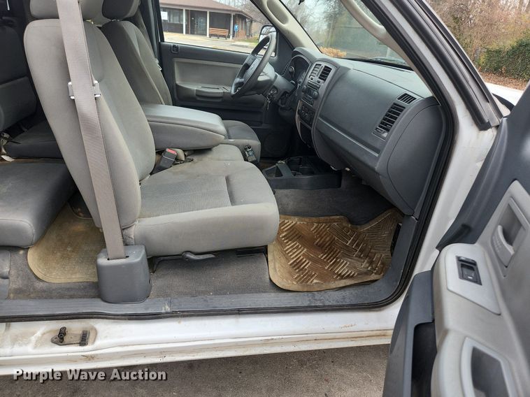 image for item EA9437 2006 Dodge Dakota SLT  Club Cab pickup truck