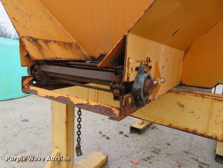 image for item FB9829 (2) spreader beds