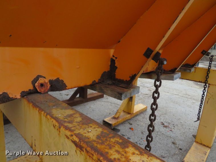 image for item FB9829 (2) spreader beds