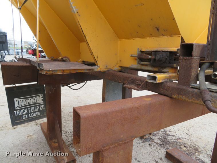 image for item FB9829 (2) spreader beds