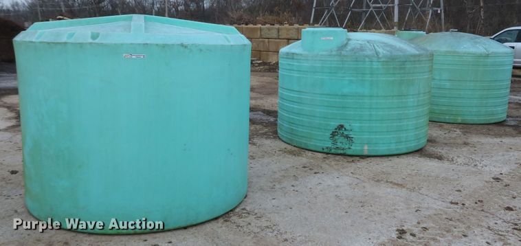 image for item FB9830 (3) poly tanks