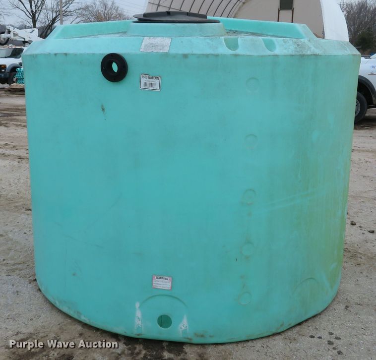 image for item FB9830 (3) poly tanks