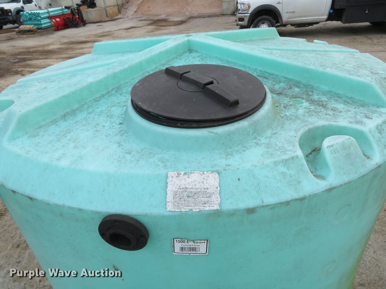 image for item FB9830 (3) poly tanks