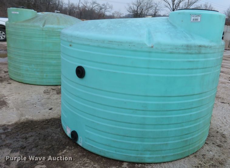 image for item FB9830 (3) poly tanks