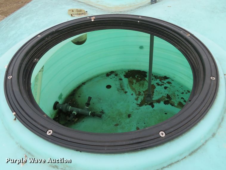 image for item FB9830 (3) poly tanks