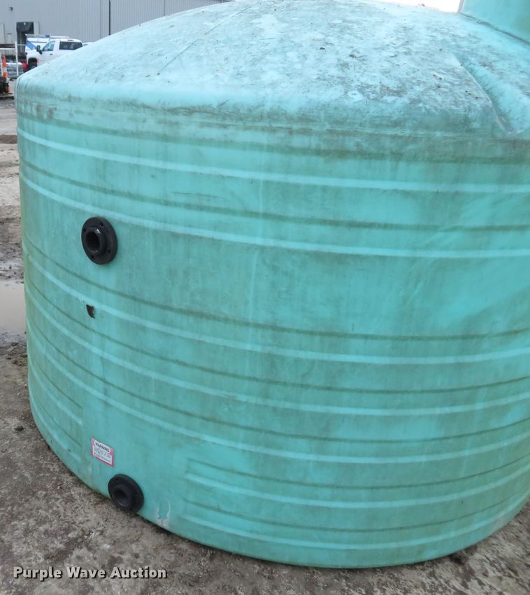 image for item FB9830 (3) poly tanks