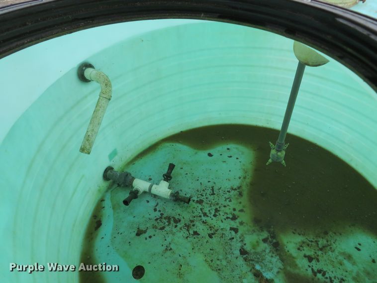 image for item FB9830 (3) poly tanks