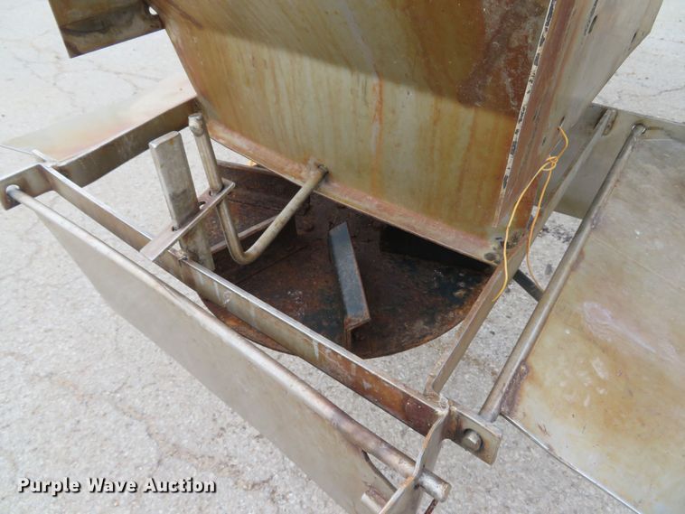 image for item FB9831 (2) Swenson spreader beds