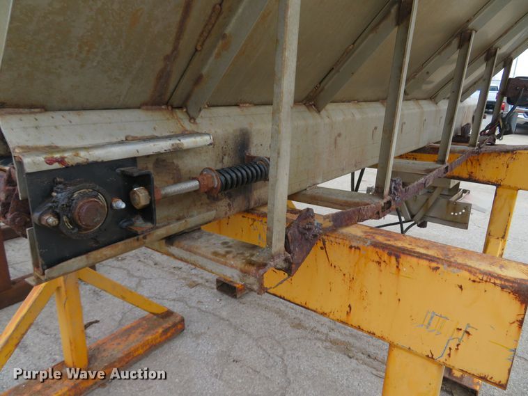 image for item FB9831 (2) Swenson spreader beds