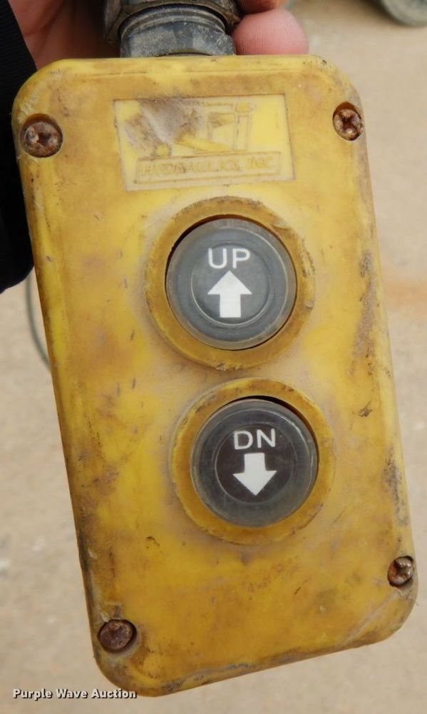 image for item HG9265 2015 Load Trail  equipment trailer